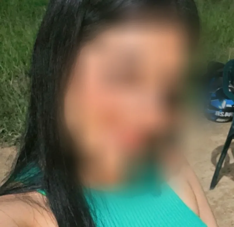 Chaima, 20