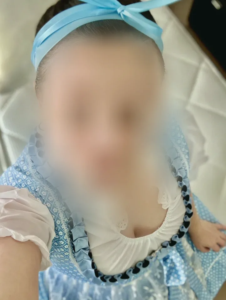 Esmee, 33