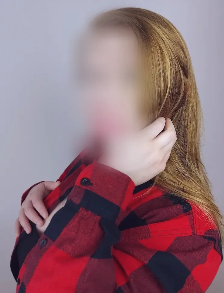 Manon, 23