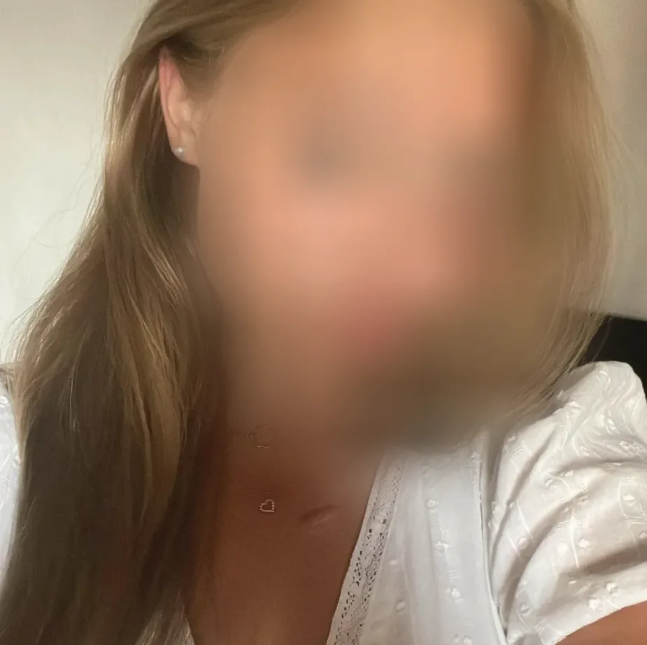 Monique, 19