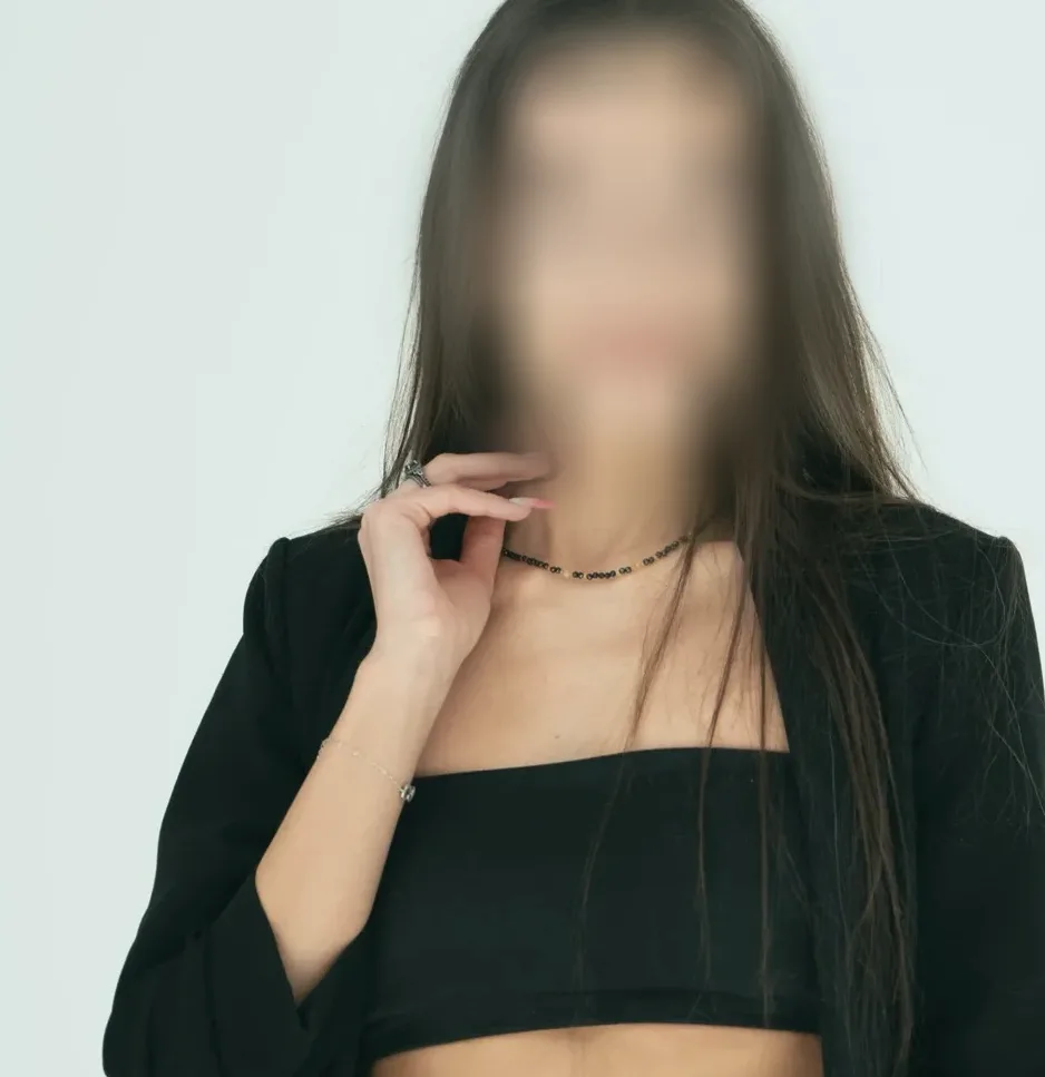 Sara, 28